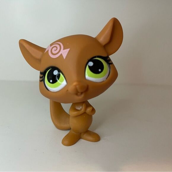 Littlest Pet Shop Other - Littlest Pet Shop Candy Swirl Brown Candy Chipmunk Sweet Delights #3310